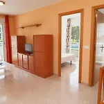 Uhc Larimar Family Complex